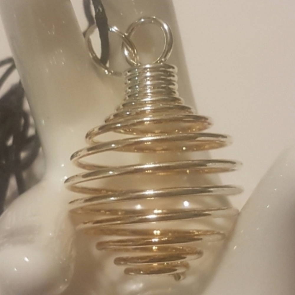 📿 Metal Spiral Crystal Cage Necklace